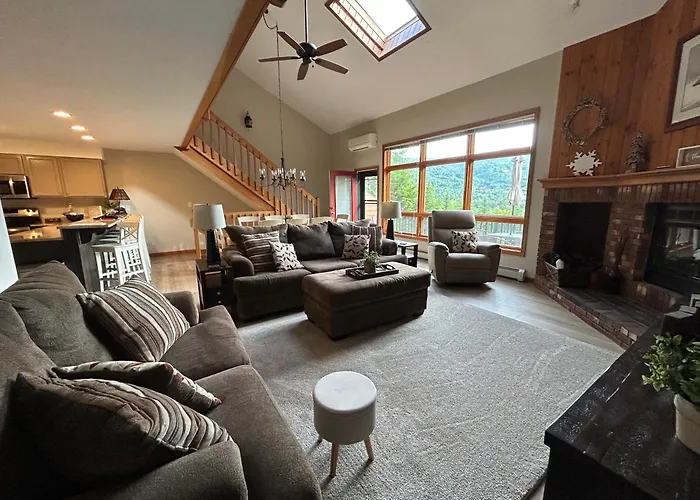 The Timberview - 4 Bedroom Air Conditioned Townhouse