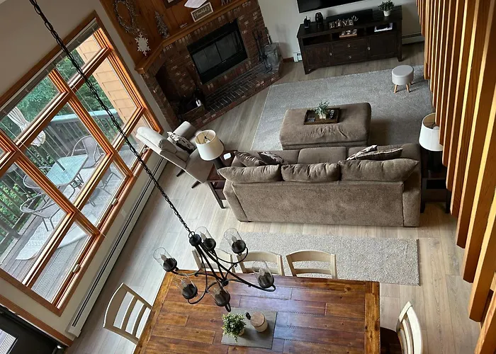 The Timberview - 4 Bedroom Air Conditioned Townhouse