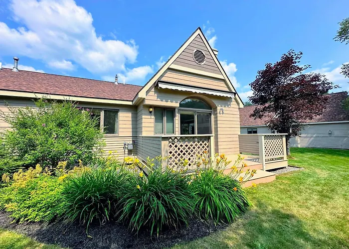 F43 Bretton Woods Single Level Home On Golf Course, Perfect To Ski, Stay, Relax, Play!